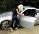 Сюзън Начинаещ шофьор  Susans First Driving Day 